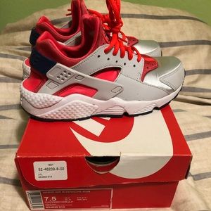 Nike Women’s Air Huarache Run Size 7.5